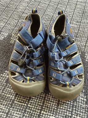 Keen Kids Navy Blue and Gray Closed-Toe Outdoor Sandals